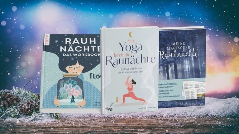 Drei Bücher über Rauhnächte vor winterlichem Sternenhimmel